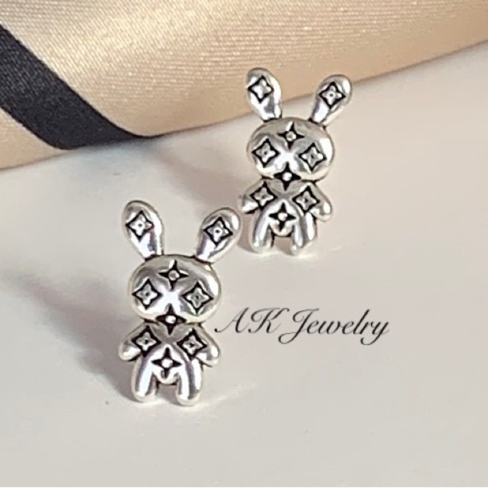💎LUXURY STYLE EARRINGS Rabbit Clover Bunny Bear, Silver Color Clover, Flower
